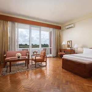 Hotel Inya
