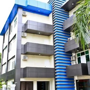 3* Hotel 7 Mile